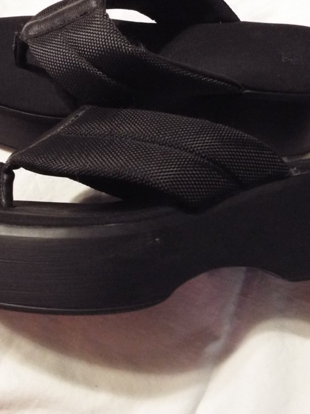 Wild Fable Black Wedge Heel Thong Sandals Size 8 - Picture 6 of 7